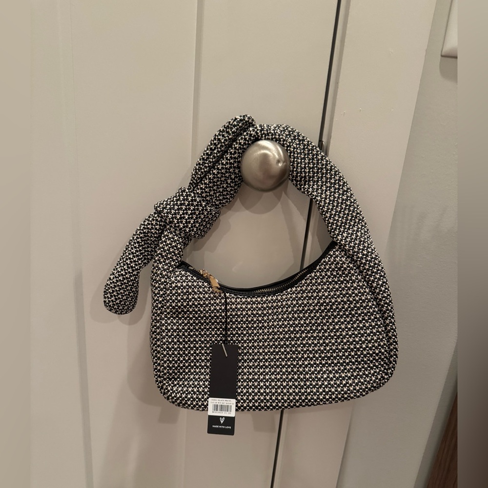 Lulu's Black and White Houndstooth Shoulder Bag